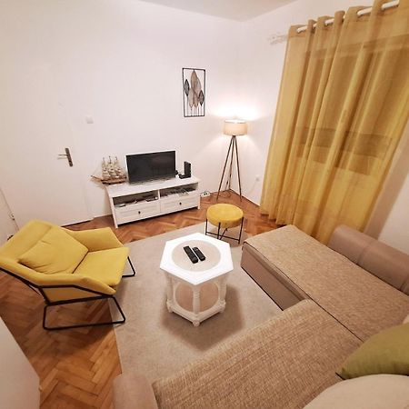 Red House Apartment Kotor Bagian luar foto
