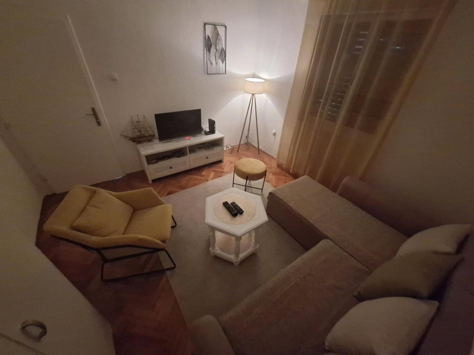 Red House Apartment Kotor Bagian luar foto