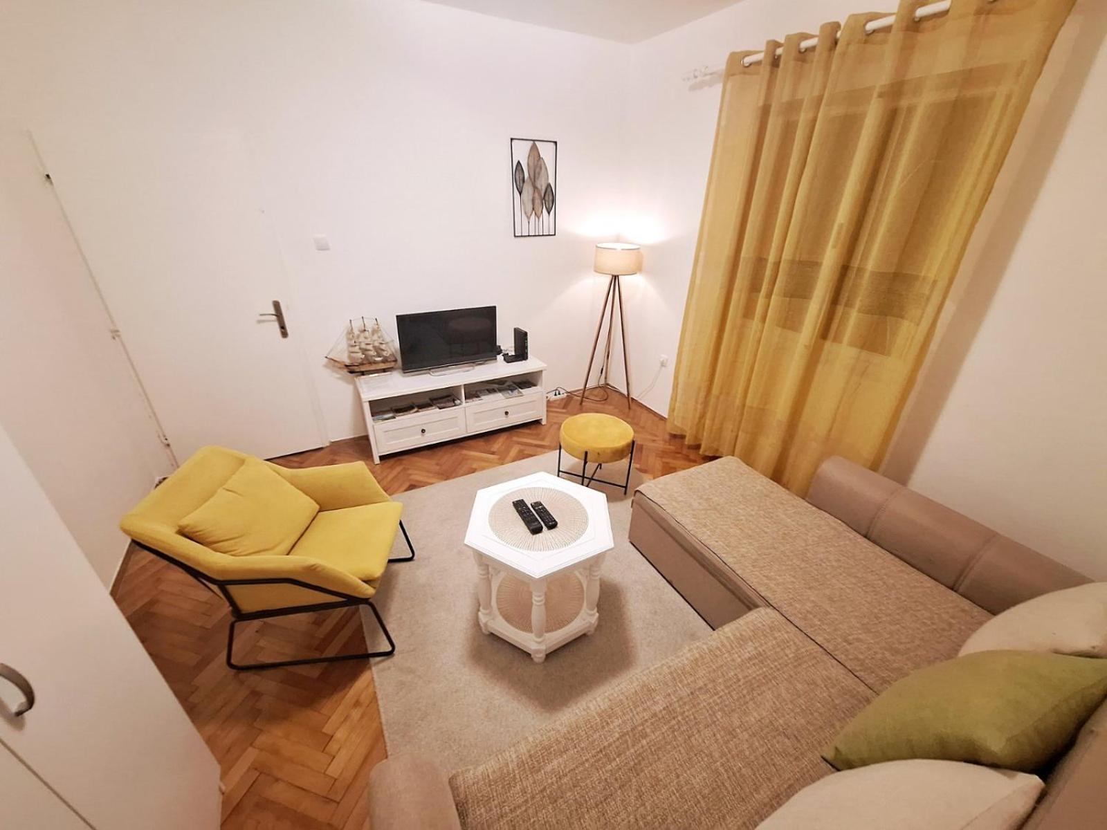 Red House Apartment Kotor Bagian luar foto