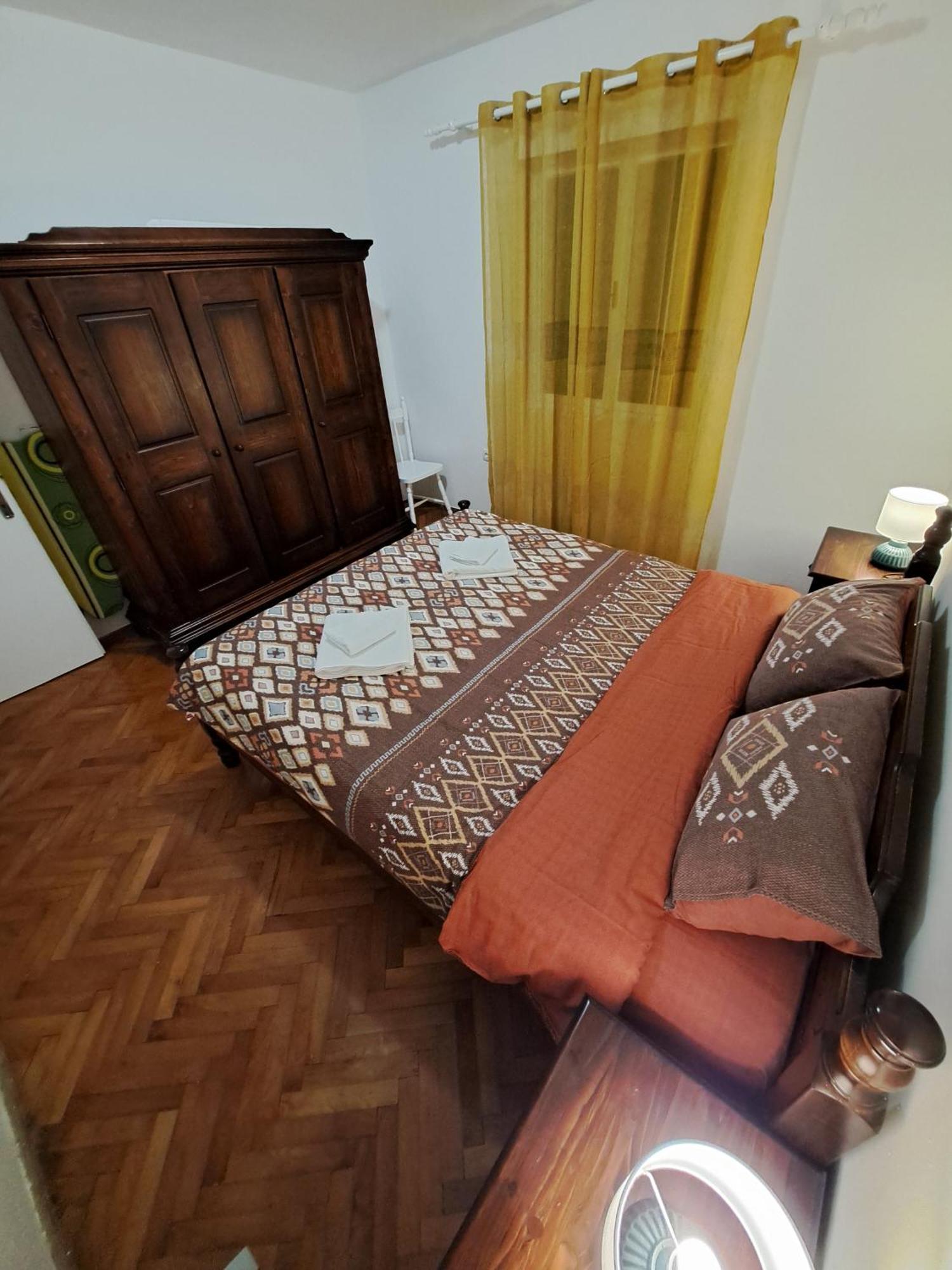 Red House Apartment Kotor Bagian luar foto