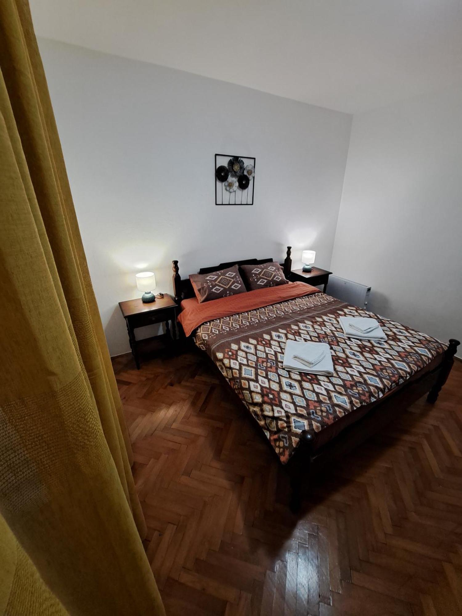 Red House Apartment Kotor Bagian luar foto