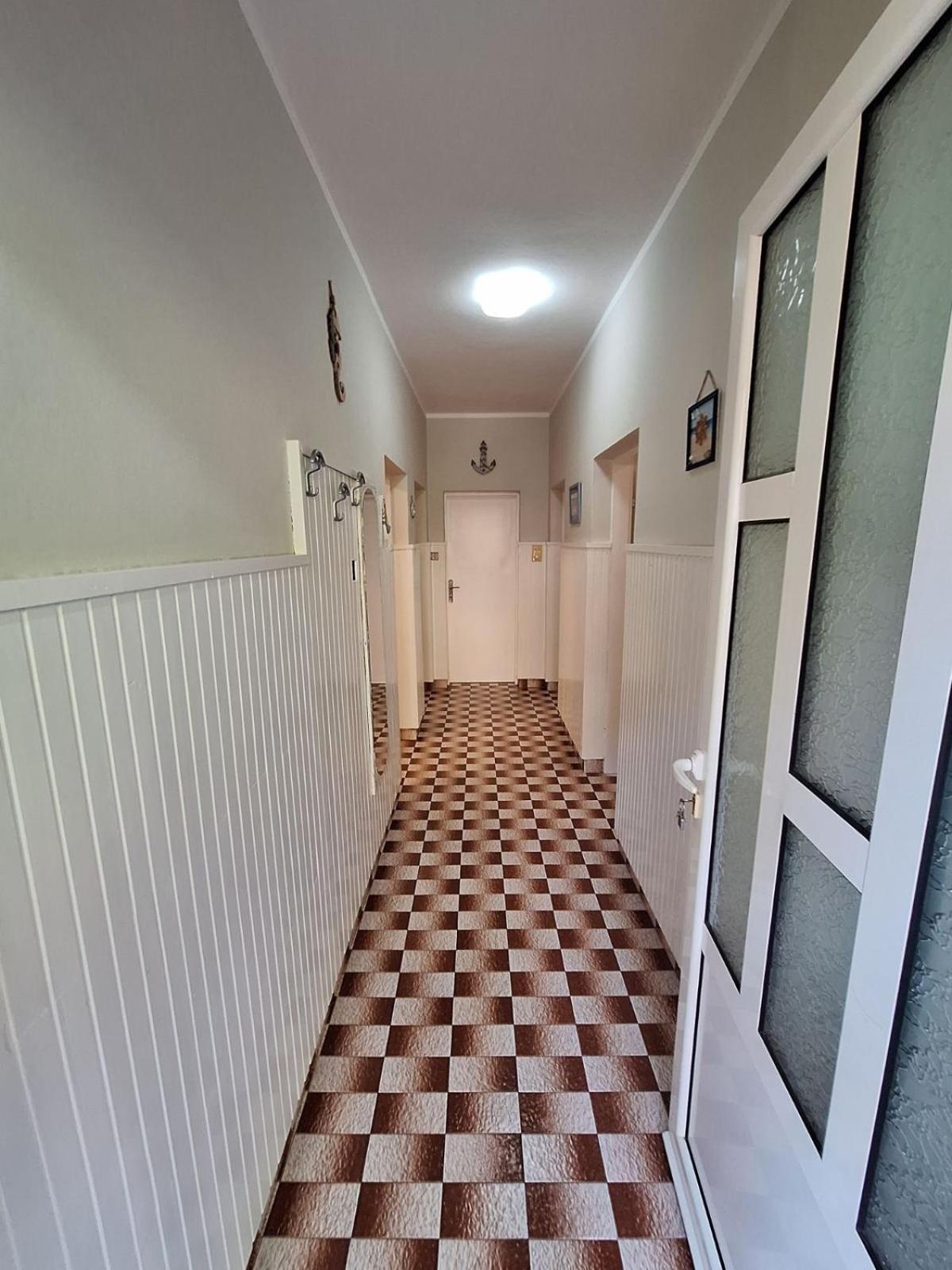 Red House Apartment Kotor Bagian luar foto