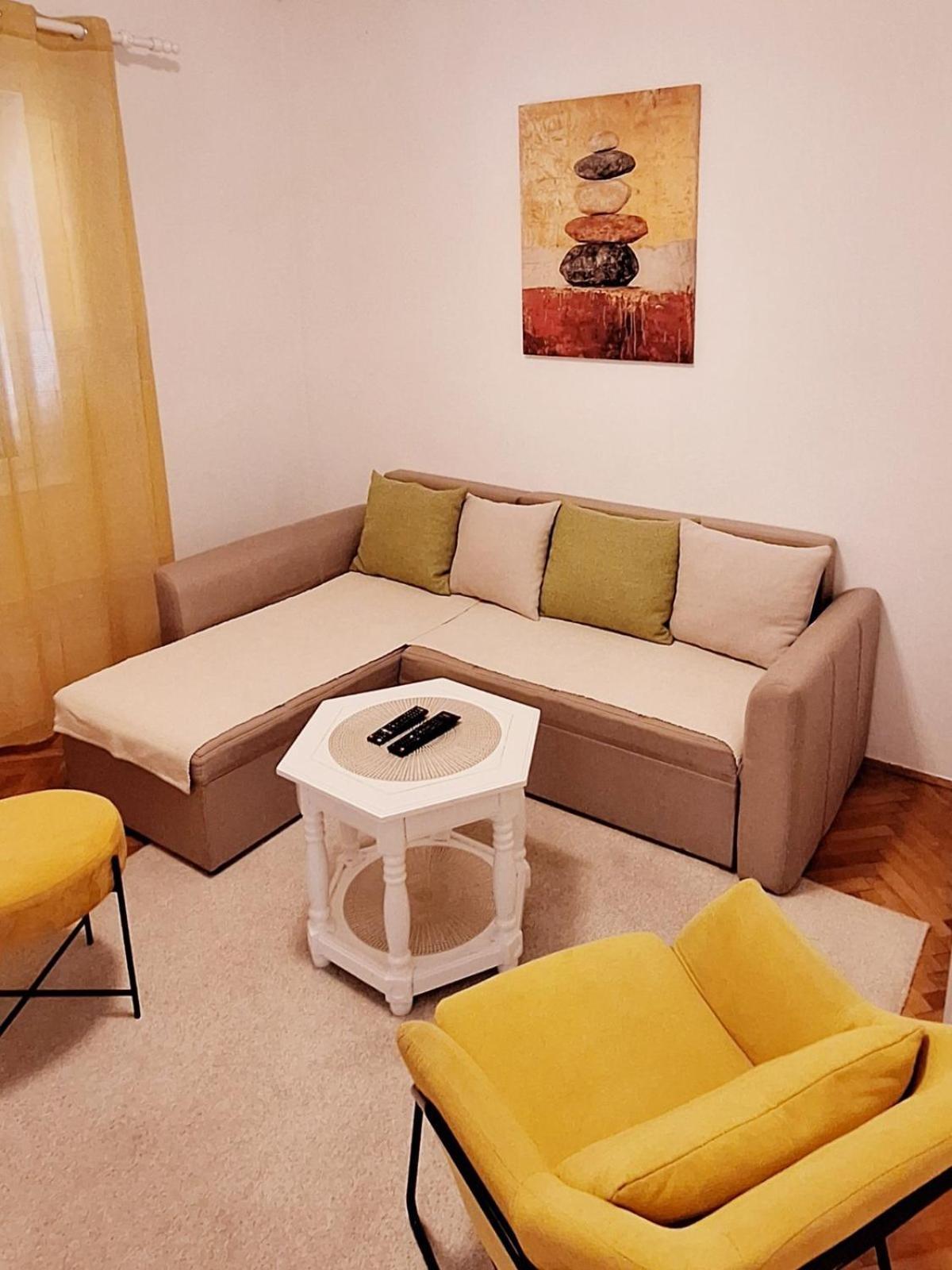 Red House Apartment Kotor Bagian luar foto